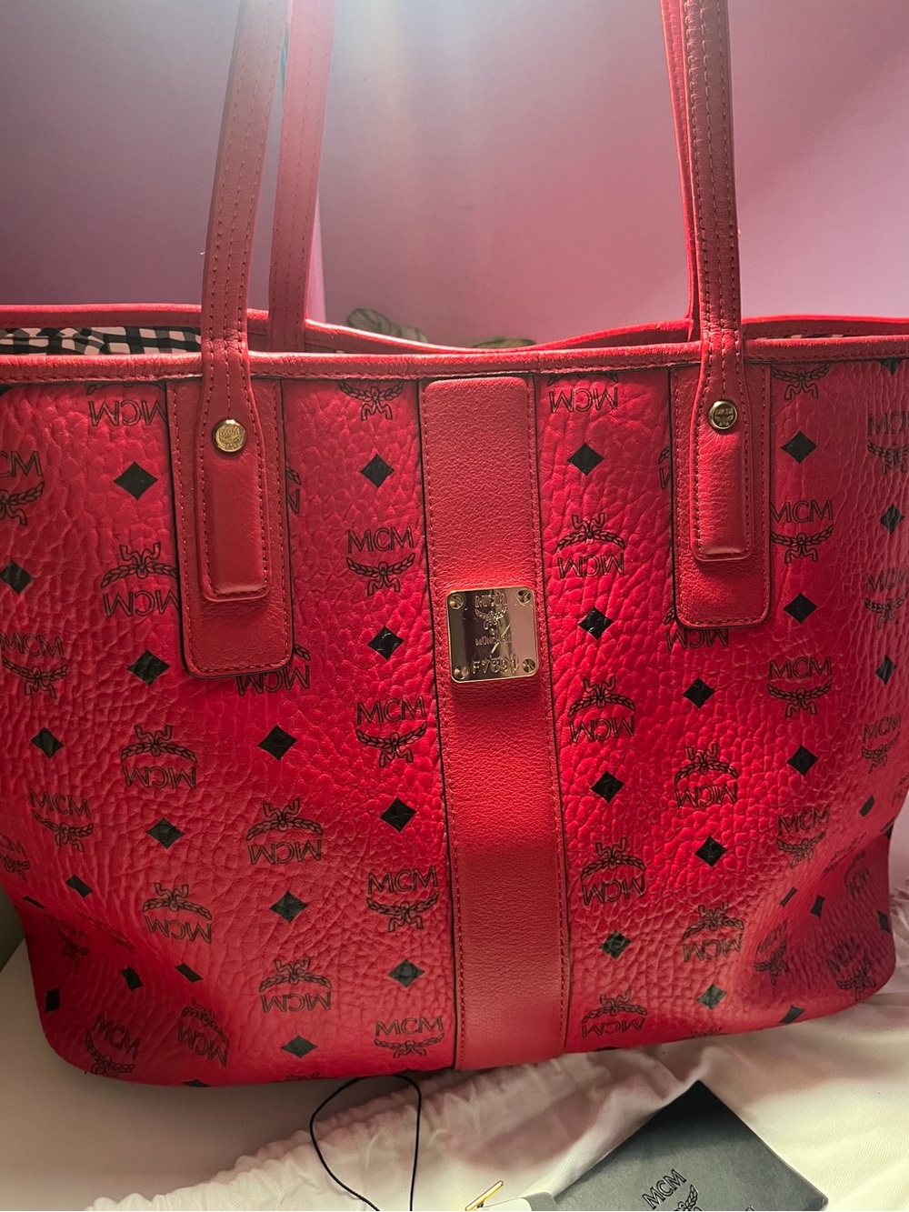 Red MCM Ruby Medium Reversible - Picture 3 of 8
